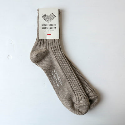 Linen Ribbed Socks by Nishiguchi Kutsushita