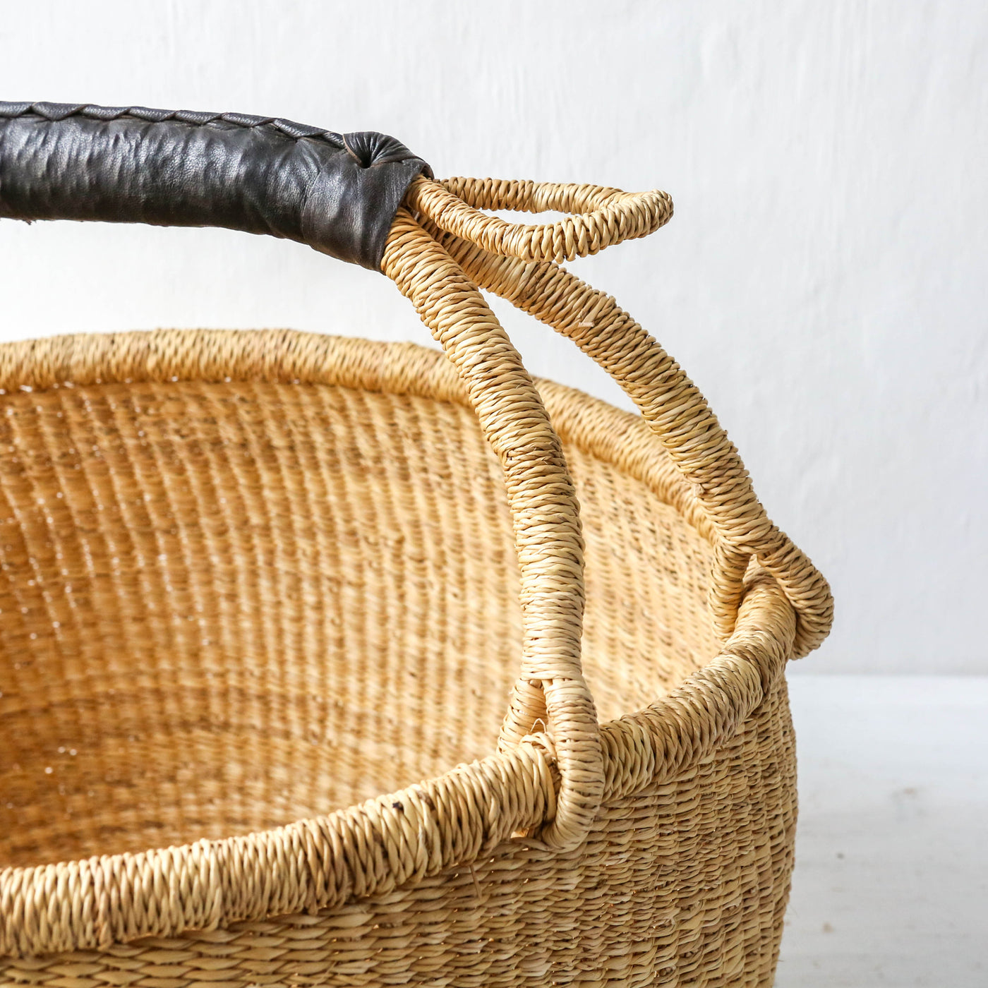 Round Bolga Basket with Leather Handle