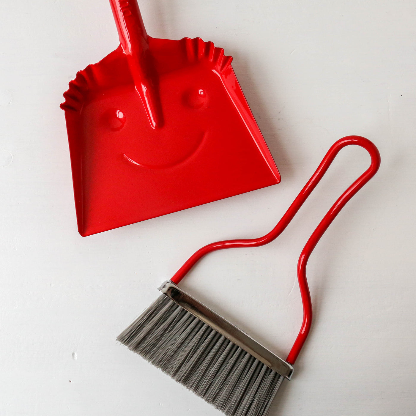 Smiley Desktop Dustpan & Brush