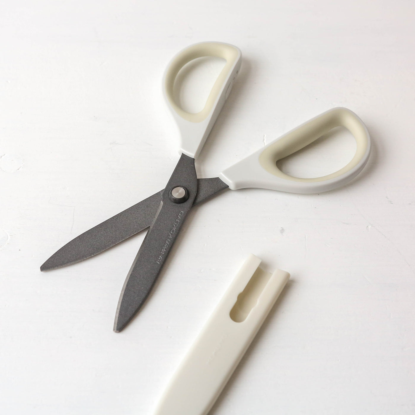 Kokuyo Saxa Coated Scissors