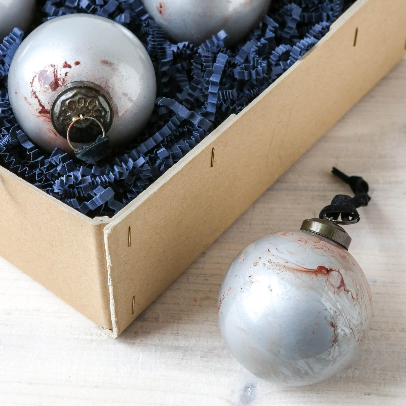 8cm Marbled Glass Bauble - Oxblood