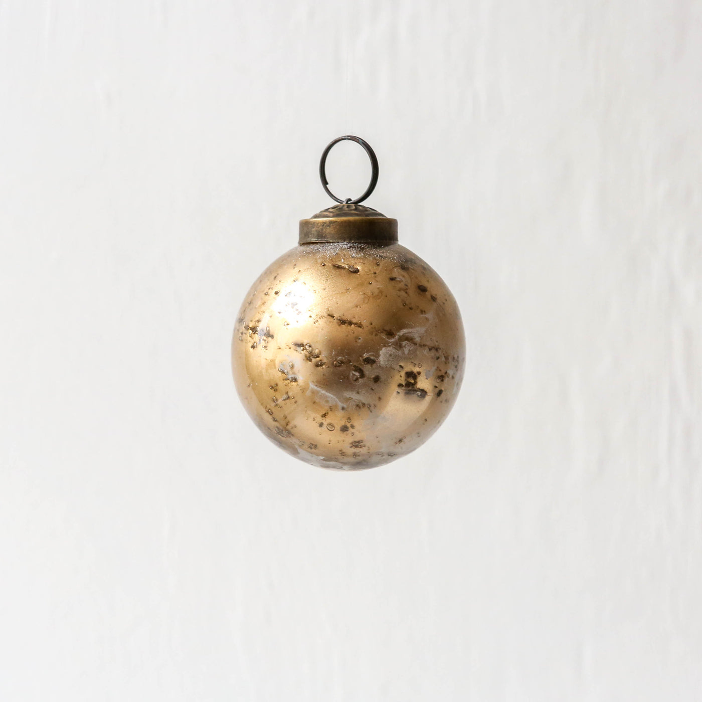 6cm Pebbled Glass Bauble - Brass Tone