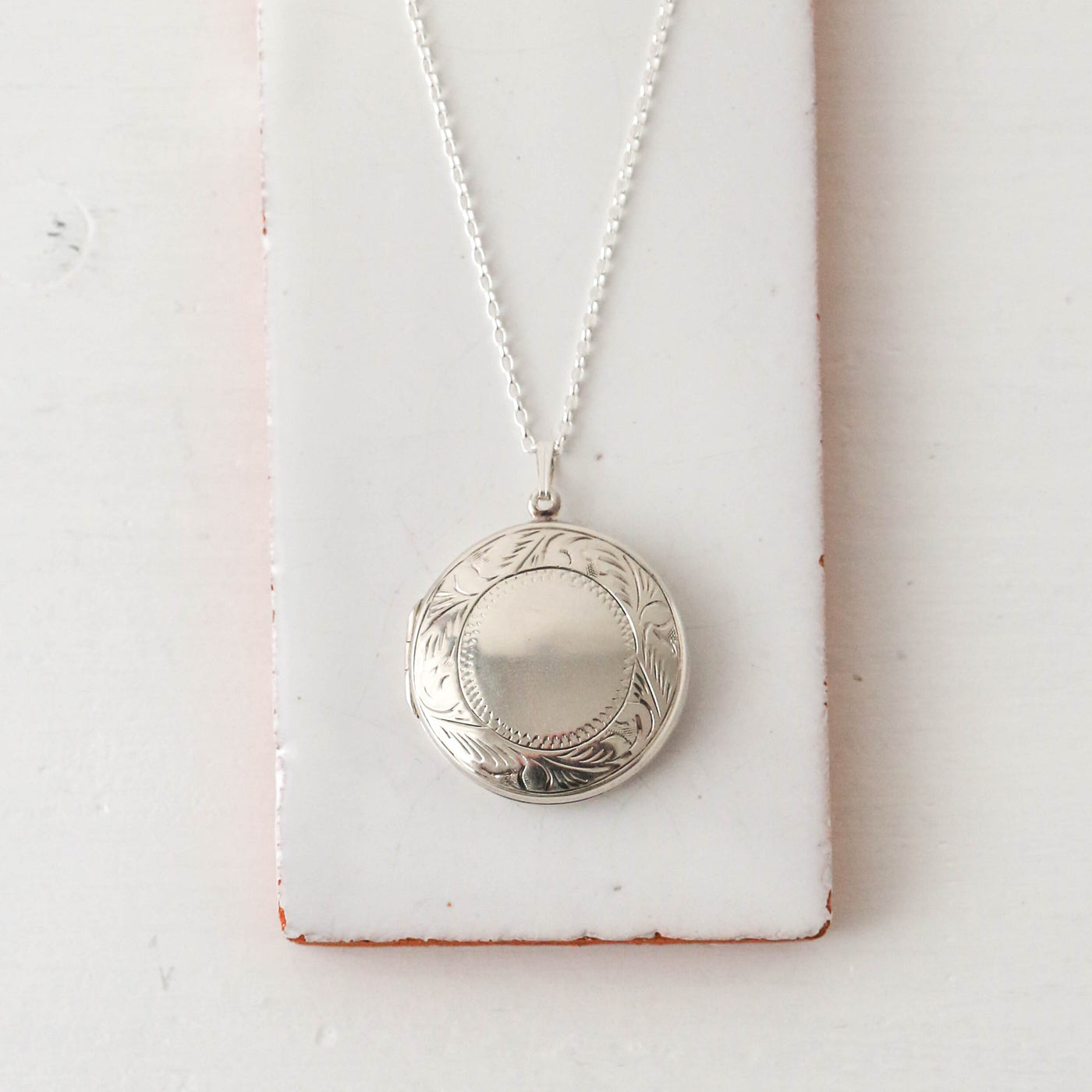 Round Vintage Silver Locket - Simple Swirl Design