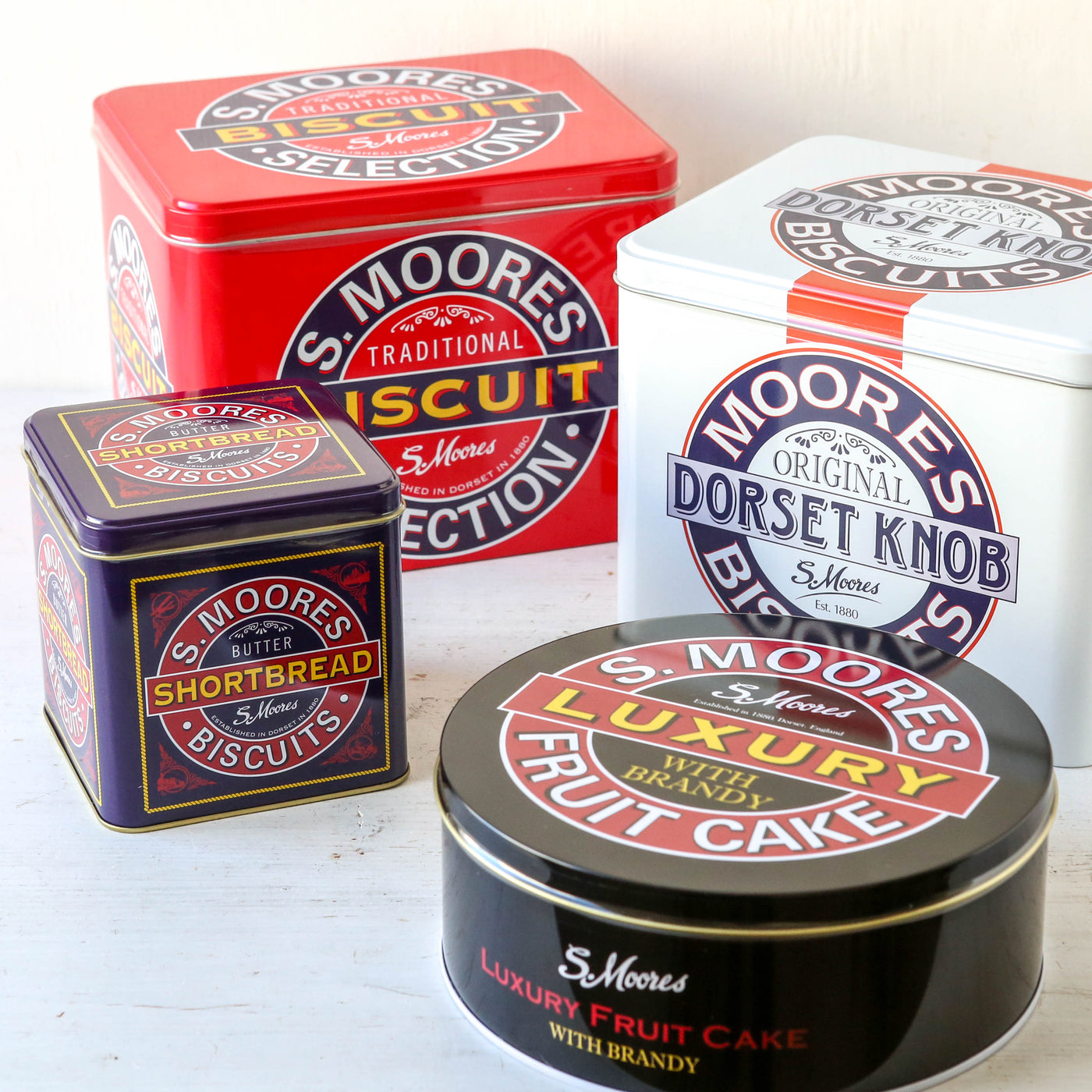 Large Moores Traditional Tinned Biscuit Selection - 900g