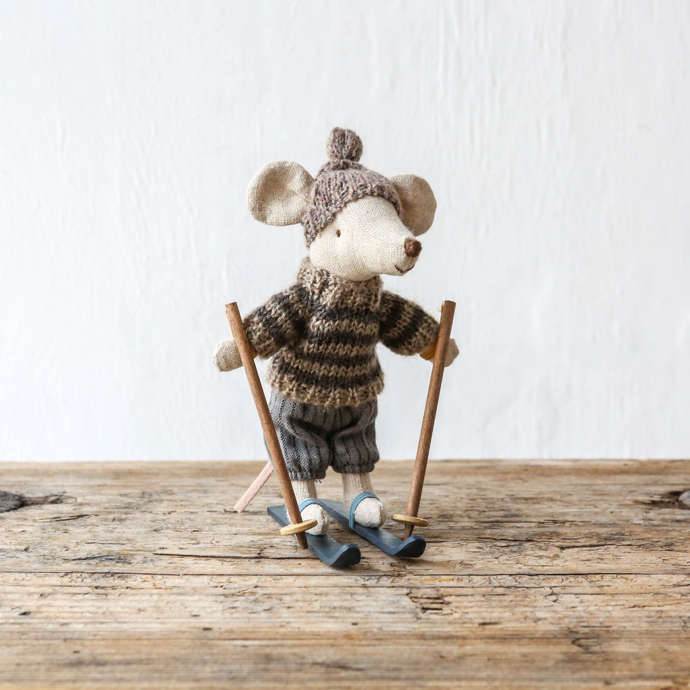 NEW Winter Mice With Ski Set & Hat - Big Brother Grey