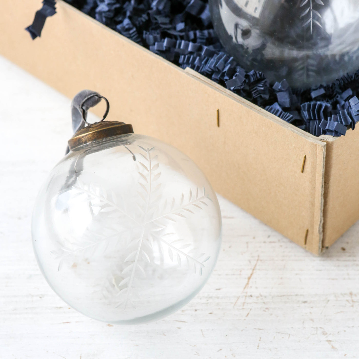 10cm Etched Snowflake Glass Bauble