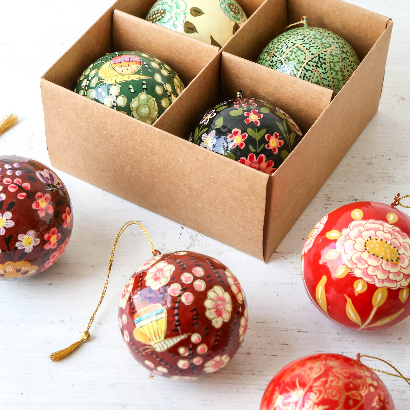 Gaya Baubles Medium - Box of 4