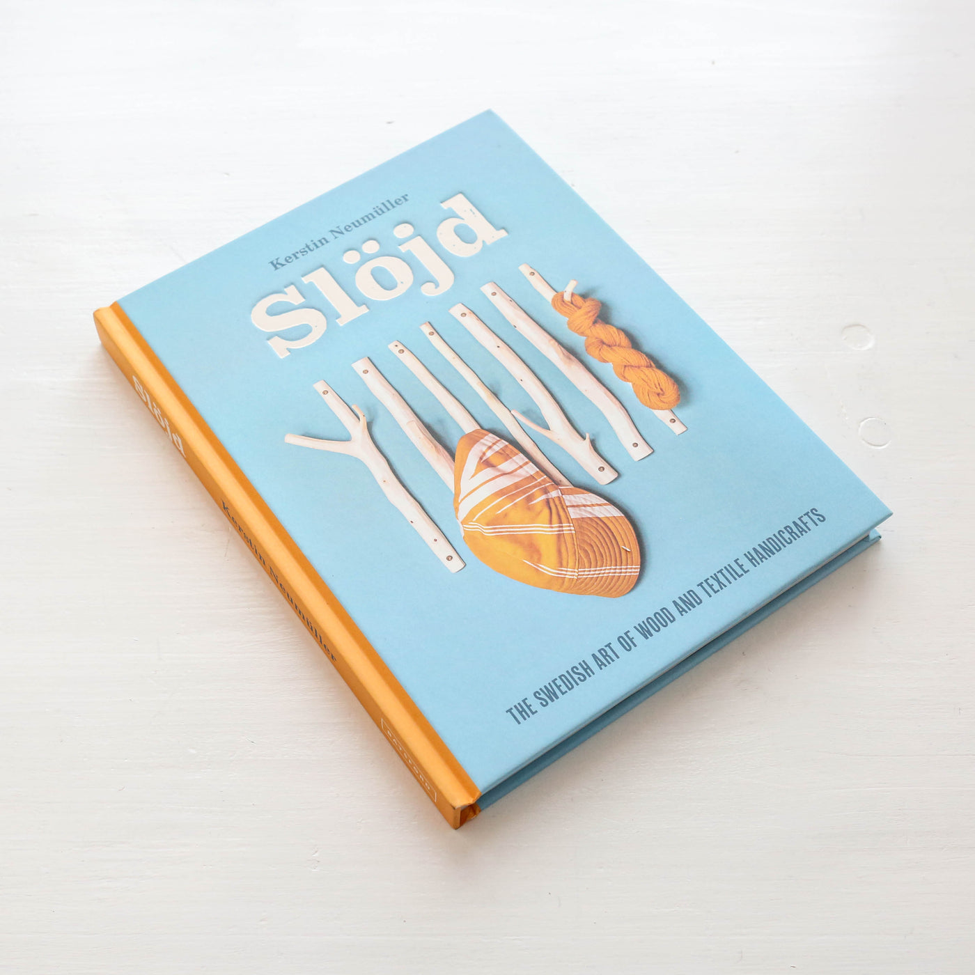 Slojd : The Swedish art of wood and textile handicraft