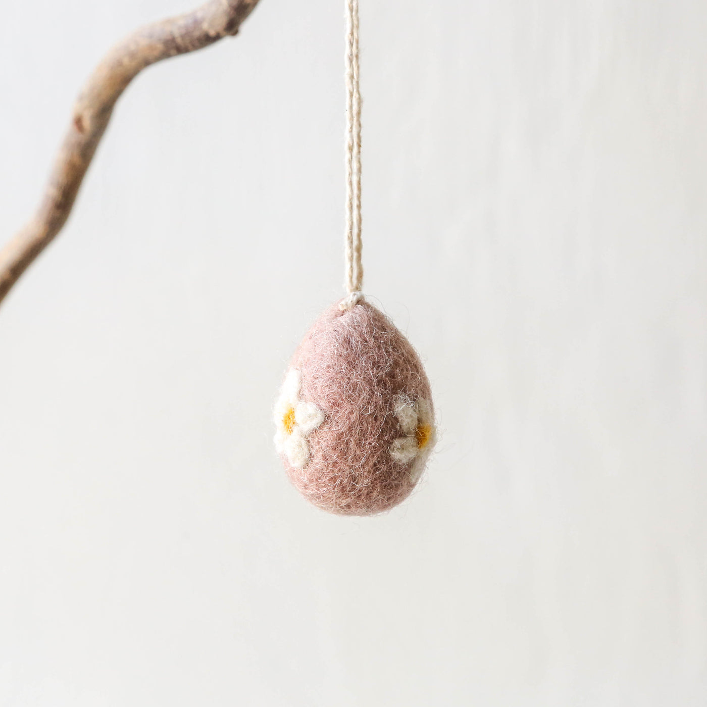 Spring Daisy Felt Egg Decoration