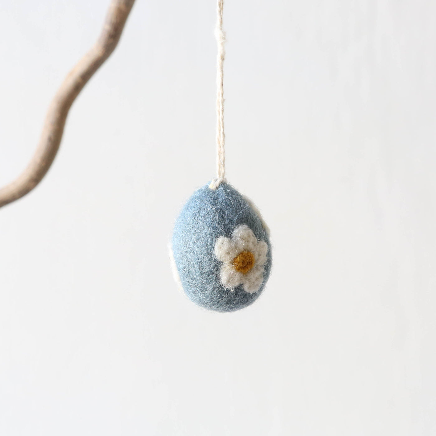 Spring Daisy Felt Egg Decoration