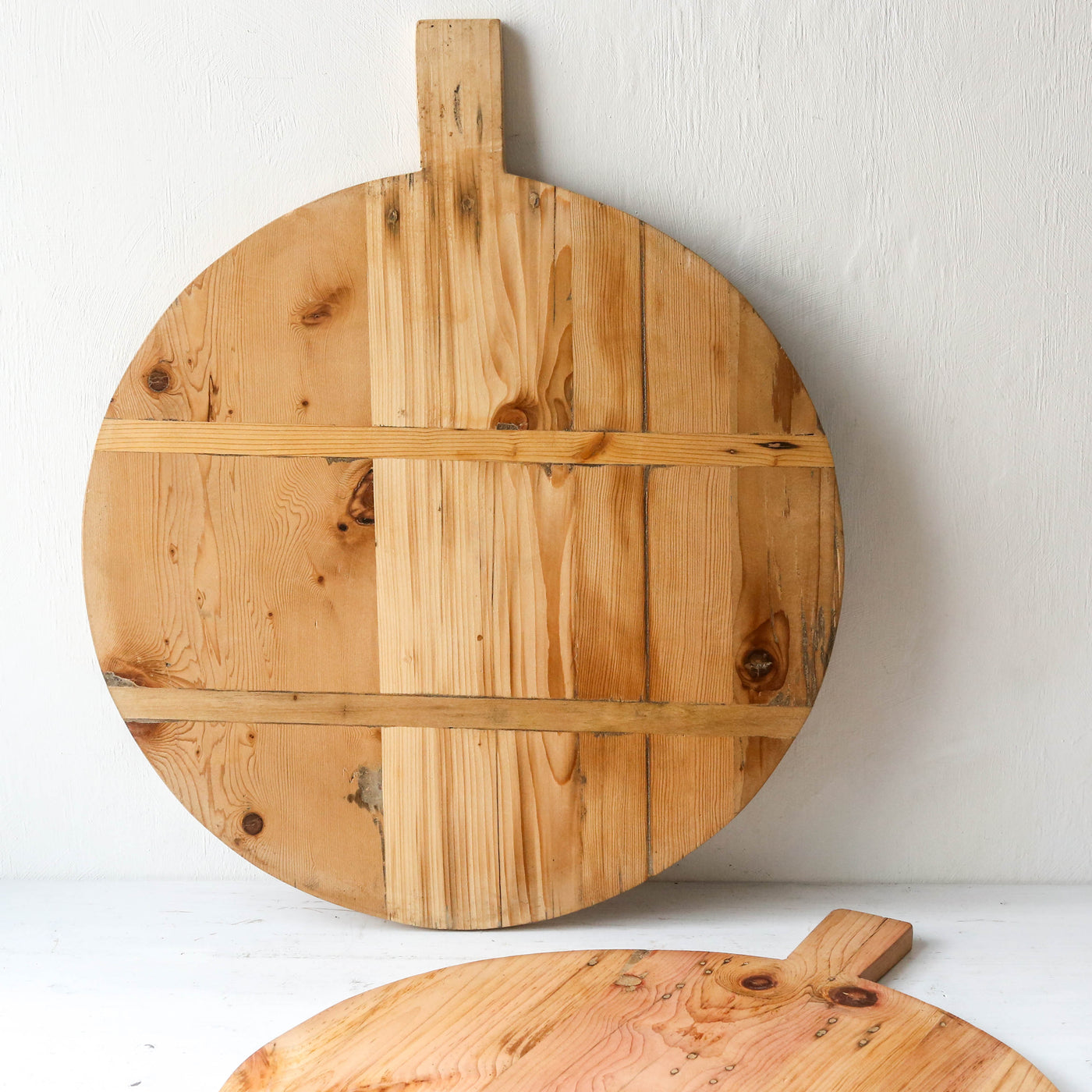 60cm Round Rustic Wooden Serving Board