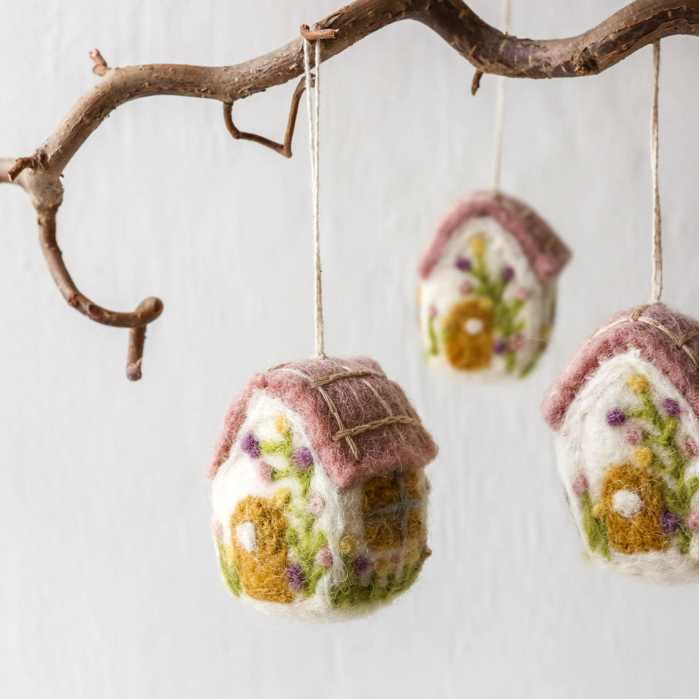 Spring House Felt Hanging Decoration