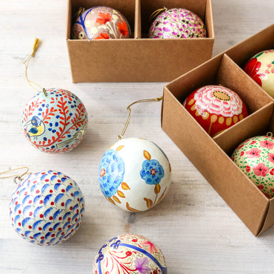 Gaya Baubles Medium - Box of 4