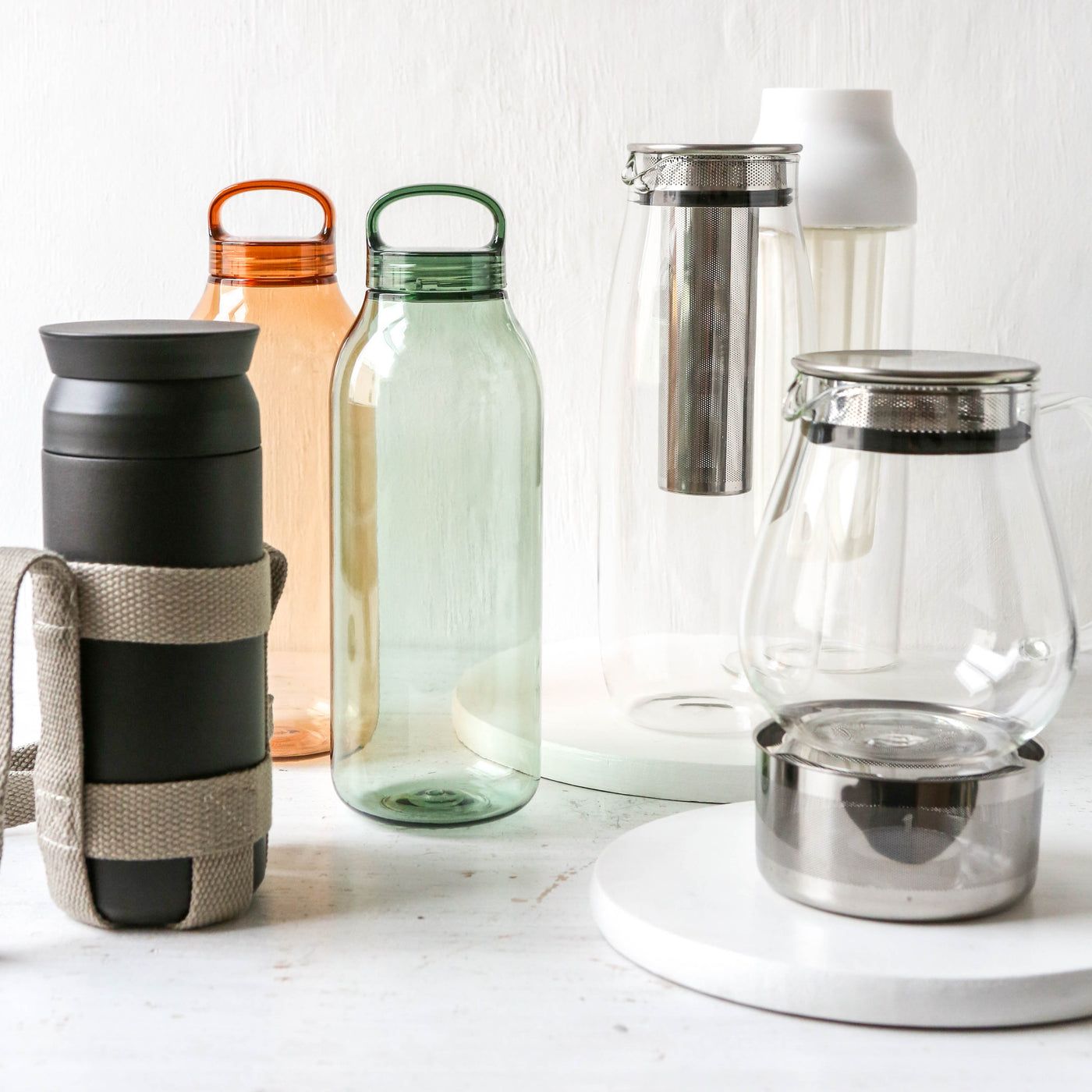 1L Cold Brew Carafe CAPSULE in White by Kinto