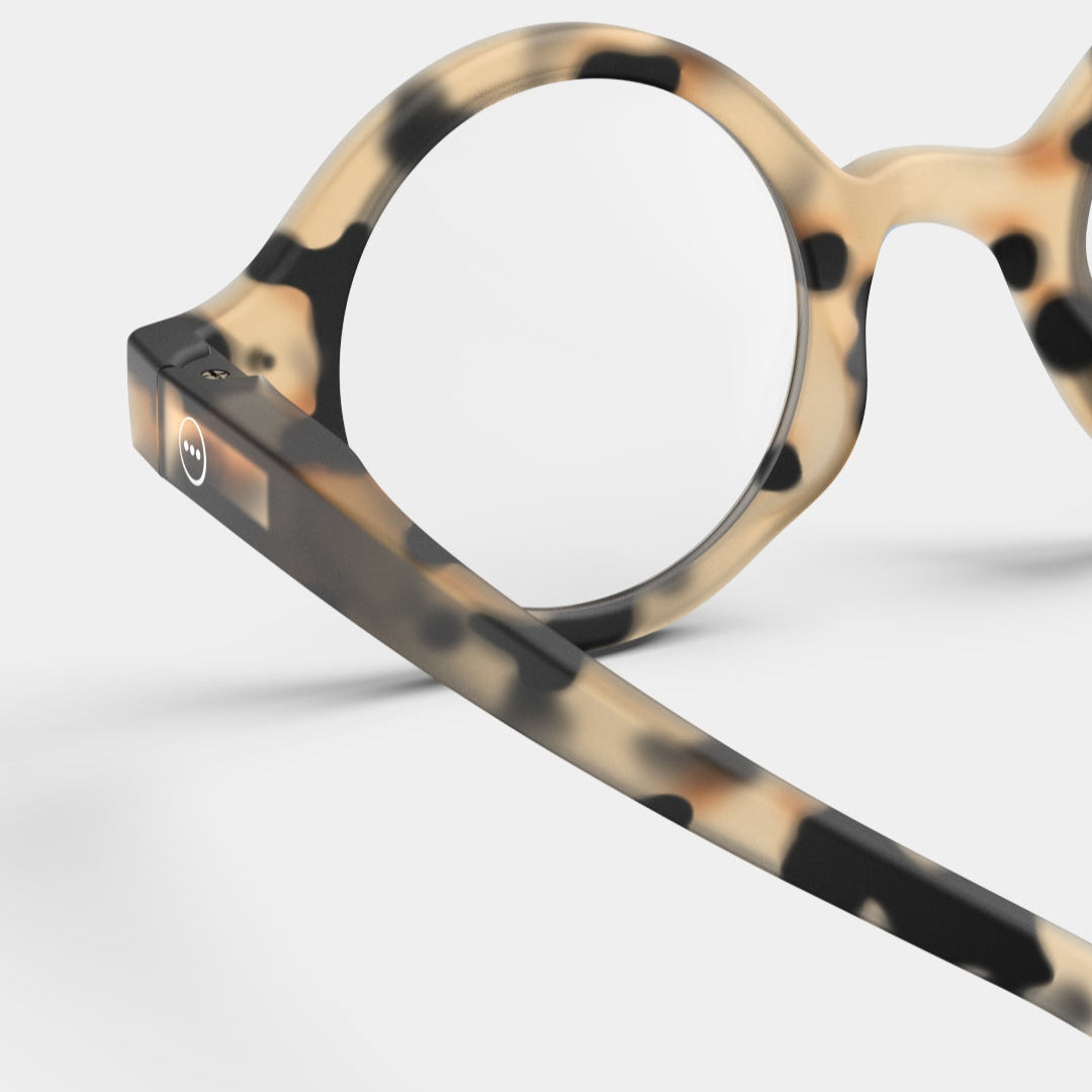 Reading Glasses - Design 'J' in Light Tortoise by Izipizi