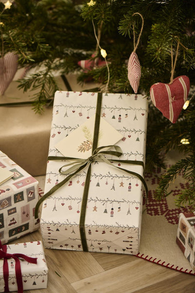 5m Nostalgic Christmas Wrapping Paper