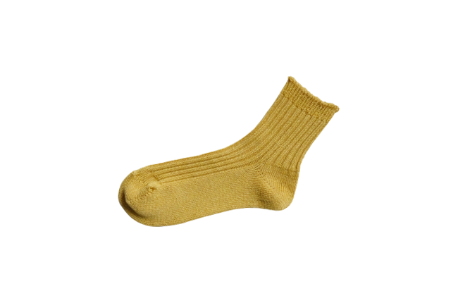 Linen Ribbed Socks by Nishiguchi Kutsushita