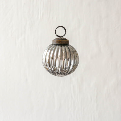 5cm Ribbed Glass Bauble - Smoke