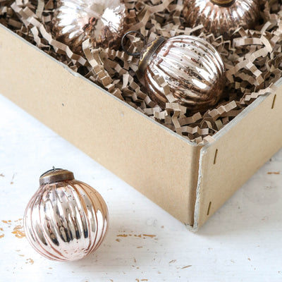 5cm Ribbed Glass Bauble - Blush