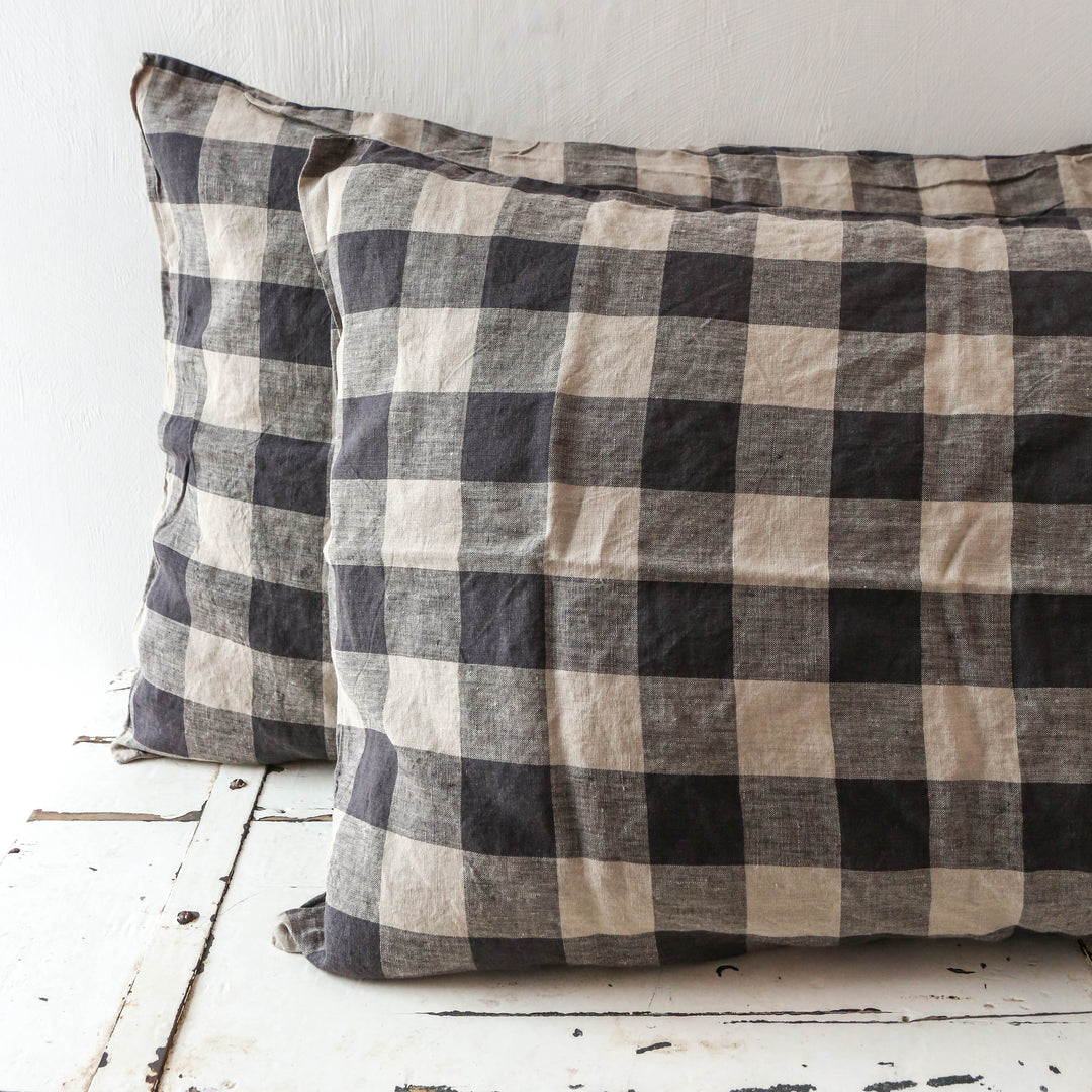 Pair of Linen Pillowcases Liquorice Gingham Berylune