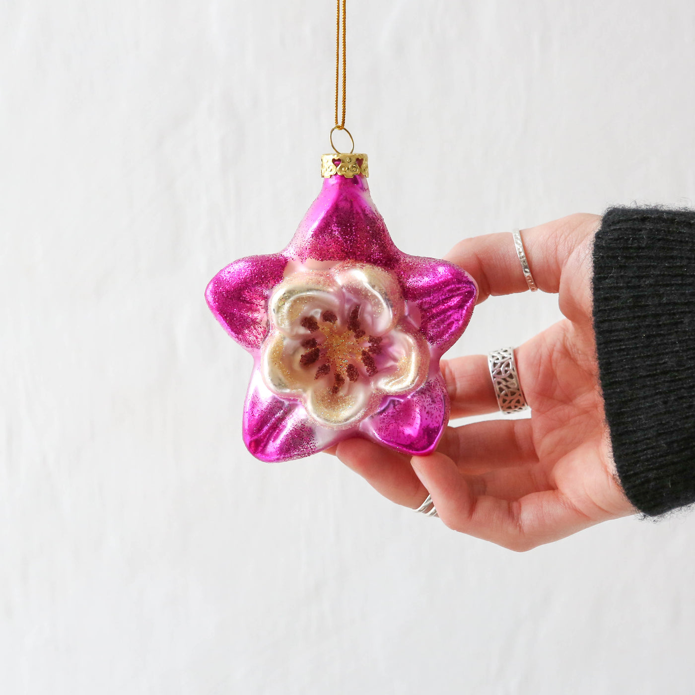 Columbine Flowerhead Glass Tree Decoration