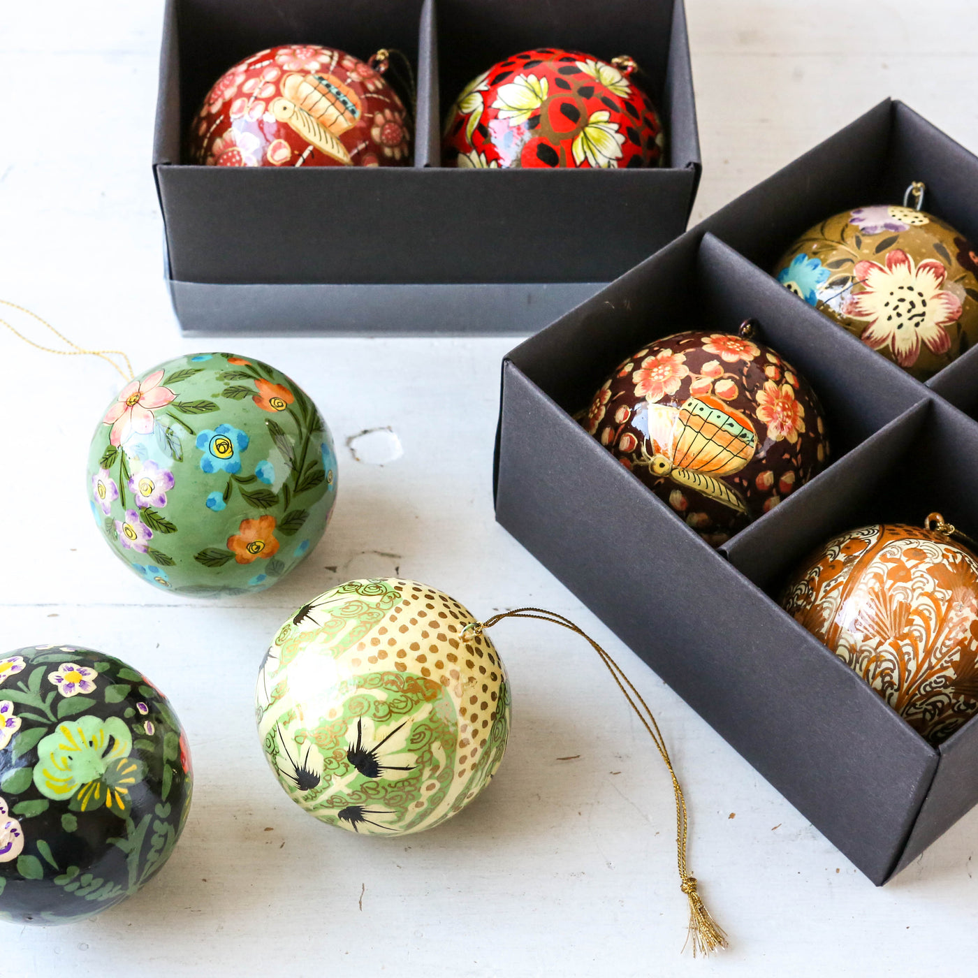 Sitapur Baubles Medium - Box of 4