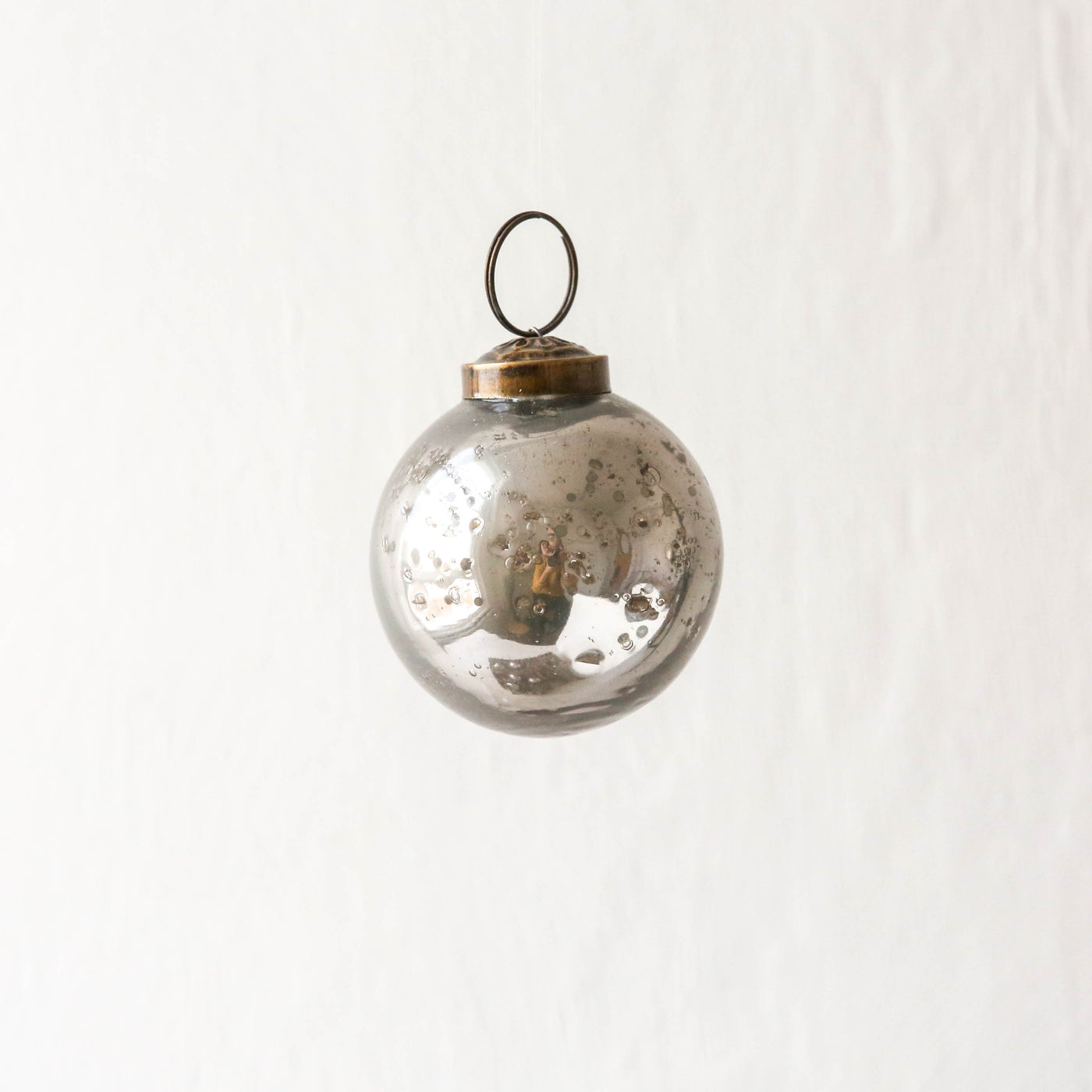 6cm Pebbled Glass Bauble - Silver