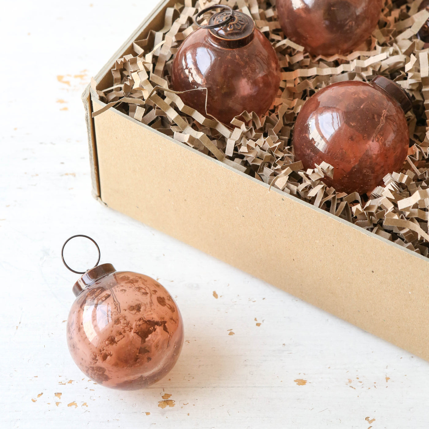 6cm Pebbled Glass Bauble - Faded Rose